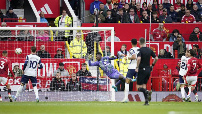 Manchester United Dibantai Tottenham