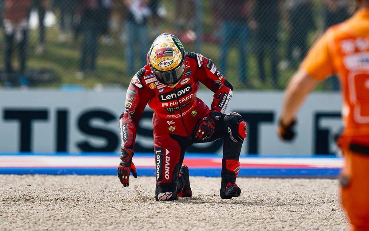 Francesco Bagnaia linglung usai kecelakaan di MotoGP Emilia Romagna 2024