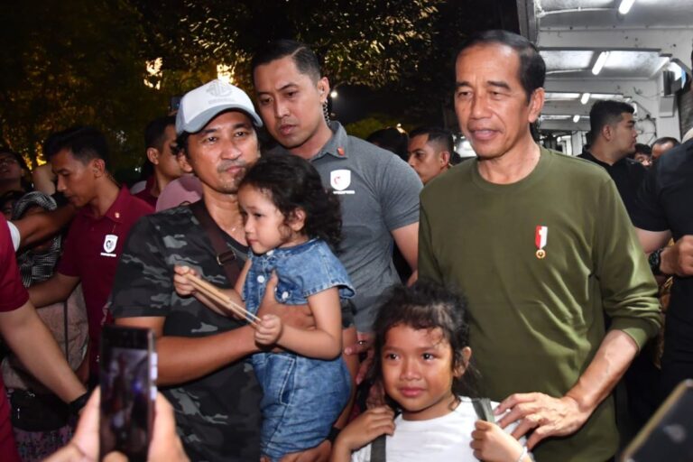 Tak Lagi Jadi Presiden, Jokowi Mau Diajak Rapat RT hingga Siskamling