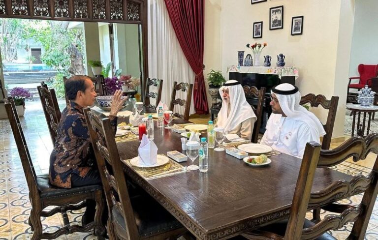 Jokowi Bersama Menteri UEA