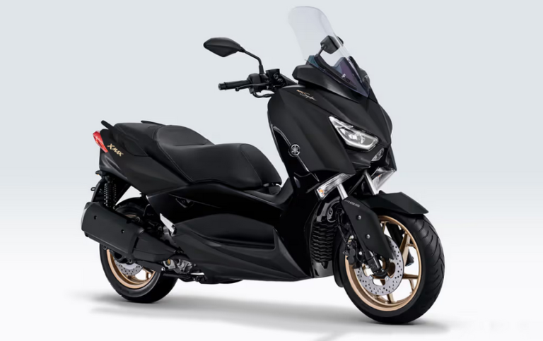 Yamaha Xmax Varian Magma Black