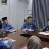 Wabup Tanjung Jabung Barat, Dr. H. Katamso silaturahmi dengan Dewan Pengurus Forum Honorer Kabupaten Tanjung Jabung Barat yang dipimpin oleh Ketua Imam Syafe’i beserta jajaran, Senin (17/3).