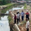 Kondisi drainase di sekitar kawasan Jambi Business Center. 