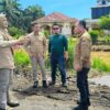 Al Haris Tinjau Jalan Rusak di Sabak Timur, Pembangunan Dimulai Tahun Depan.