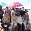 Gubernur Jambi Al Haris didampingi Bupati dan Wakil Bupati Tanjab Timur Dillah dan Muslimin Tanjab Pertisun di Air Hitam Laut Kecamatan Sadu.