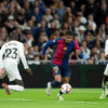 Real Madrid harus mengalami kekalahan saat melawan Barcelona, Minggu (11/5).