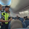 Kronologi salah satu penumpang lio air teriak ada bom di pesawat bikin penumpang lain panik.