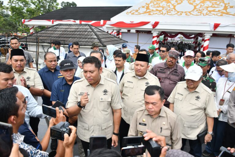 Wamentan Lantik Pengurus HKTI Jambi, Gubernur Al Haris: Target 126 Ribu Hektare Sawah di 2026