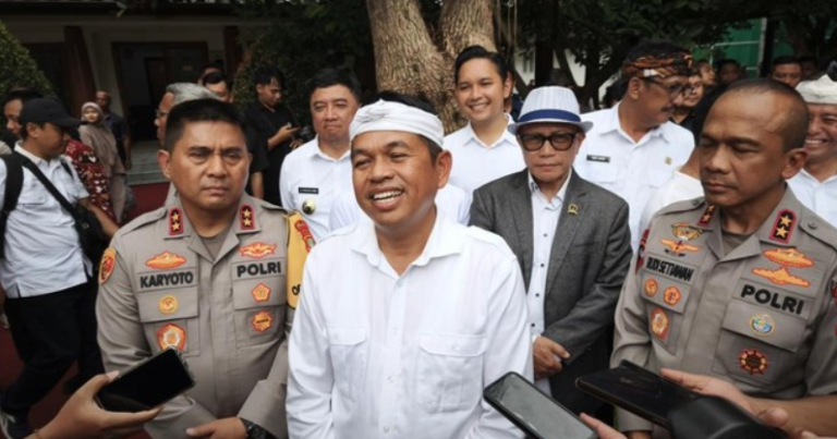 Dedi Mulyadi Minta Polisi Tindak Ormas yang Kuasai Palang Pintu Perlintasan KA di Bekasi