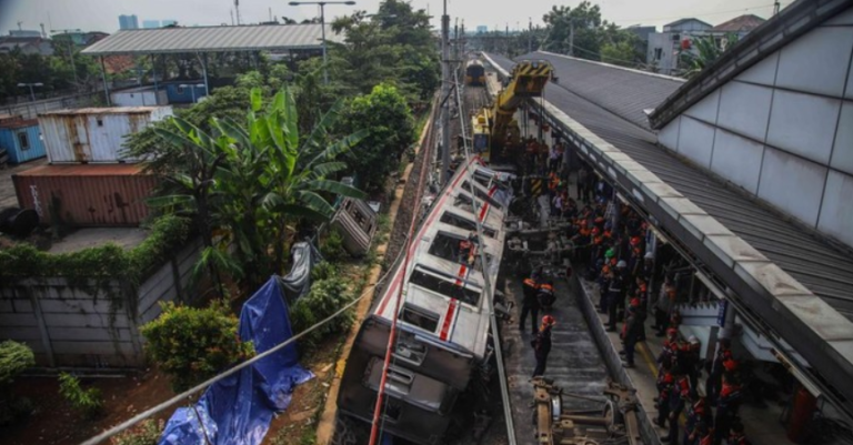Korban Meninggal Tabrakan KA Argo Bromo Anggrek vs KRL Bertambah Menjadi 16 Orang