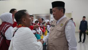 Lepas 442 Jemaah Calon Haji Kloter BTH 22, Wagub Jambi Titip Doa untuk Kemajuan Daerah