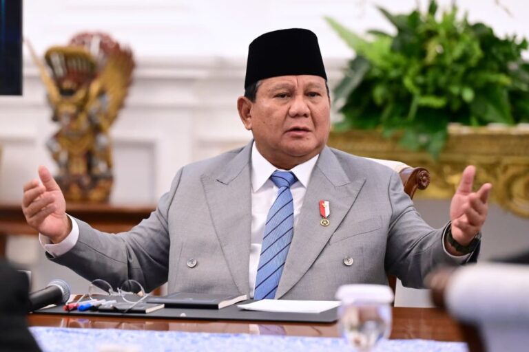 Prabowo Sentil Birokrat Nakal: Di Luar Negeri Izin 2 Minggu, Kita 2 Tahun!