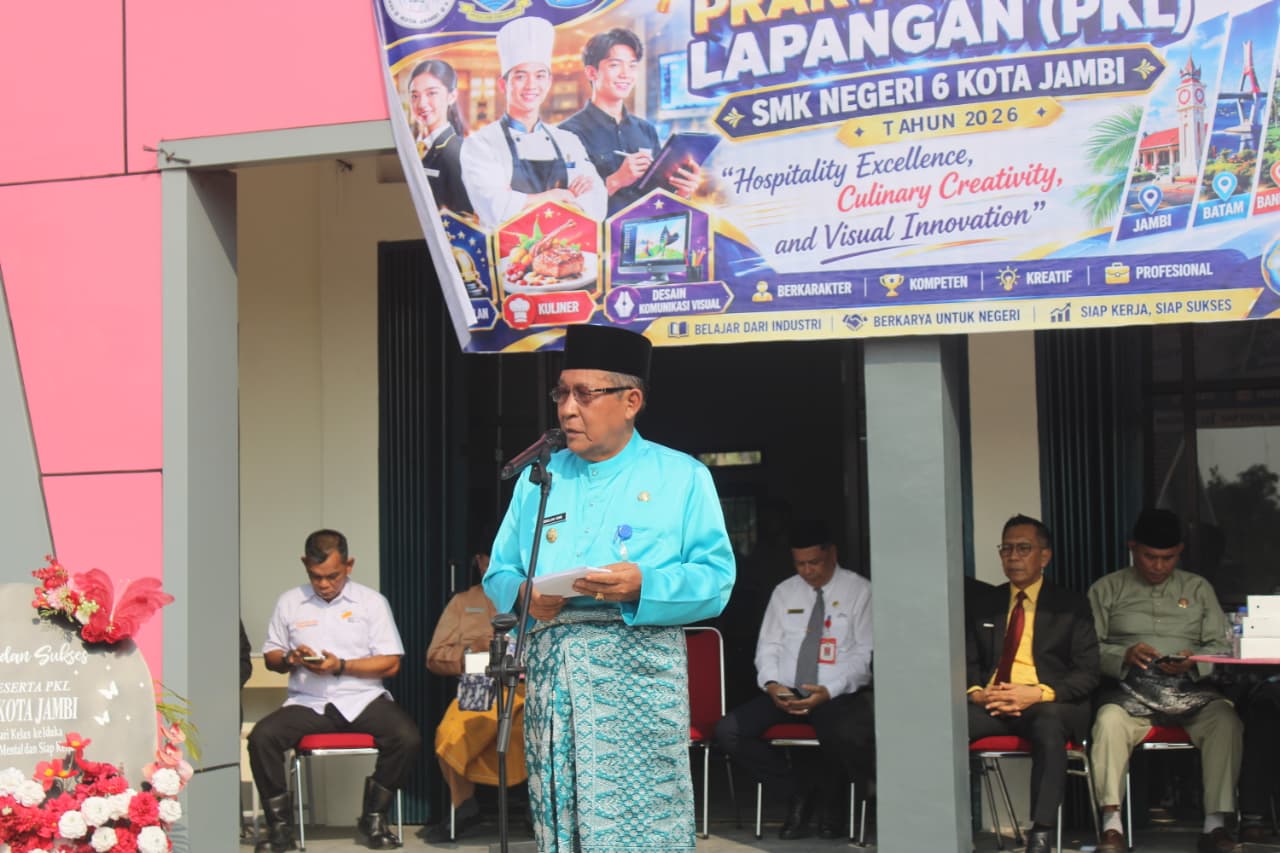 Wagub Abdullah Sani Lepas 219 Siswa PKL SMKN 6 Jambi, Dorong Lulusan Siap Bersaing di Dunia Industri