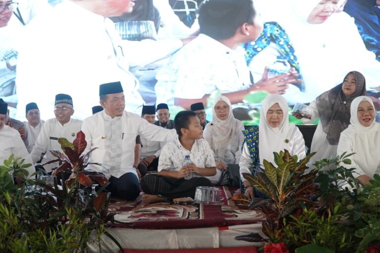 Momentum 10 Muharram, Gubernur Al Haris Santuni 2.000 Anak Yatim dan Difabel di Jambi