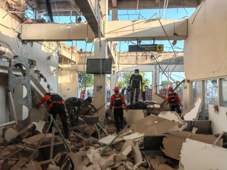 Gempa M 7,7 Guncang Nagekeo Flores: 40 Orang Meninggal Dunia, Ribuan Warga Mengungsi