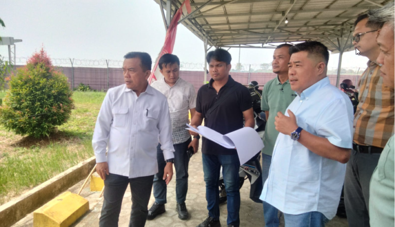 Gubernur Al Haris Tinjau Pembangunan VIP Room Bandara Muara Bungo