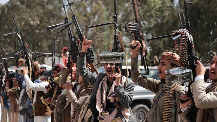 Serangan Houthi Tewaskan Warga Sipil di Taiz, Korban Kamp Militer Tembus 73 Orang